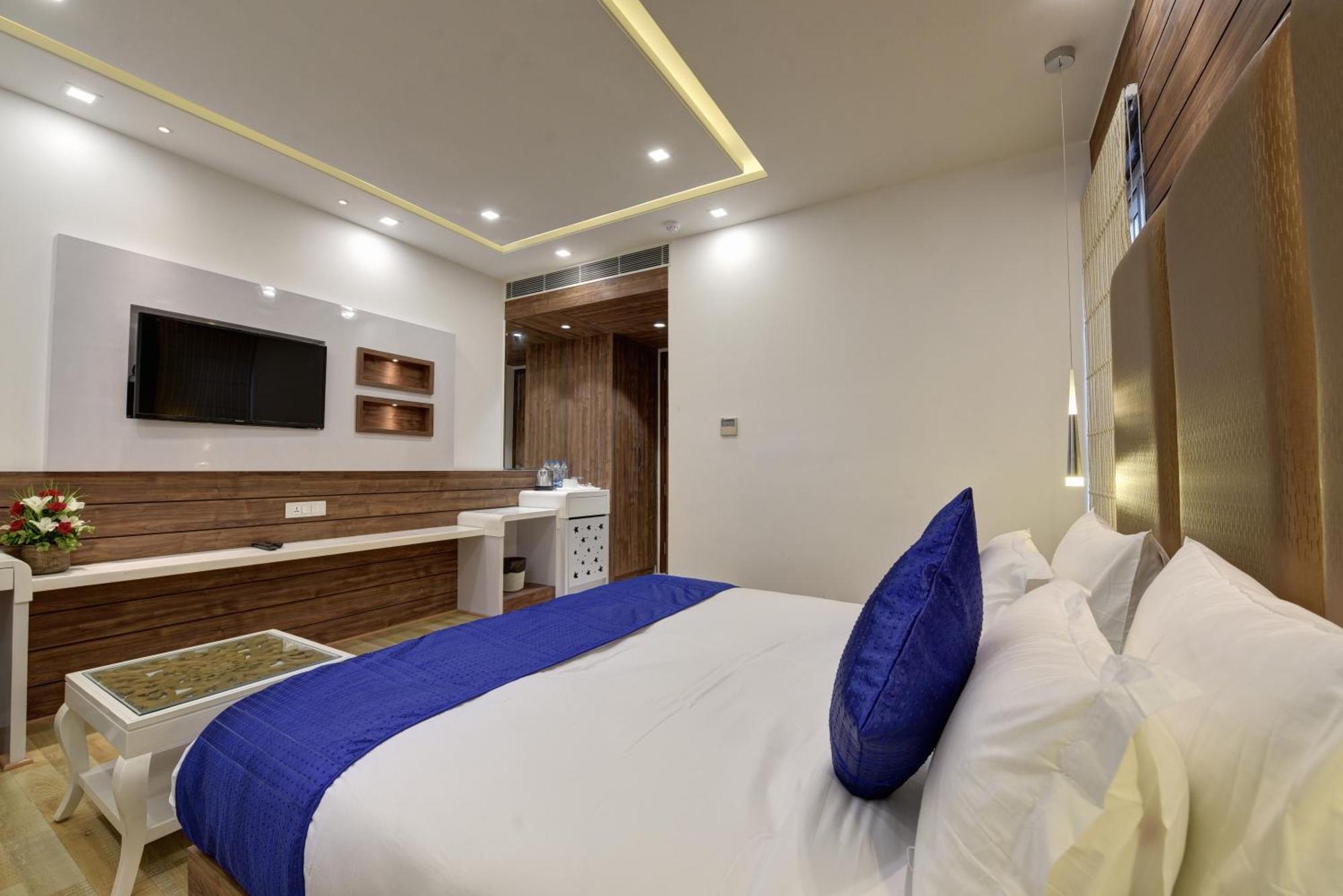 Hotel Golden Tree Noida Exterior foto