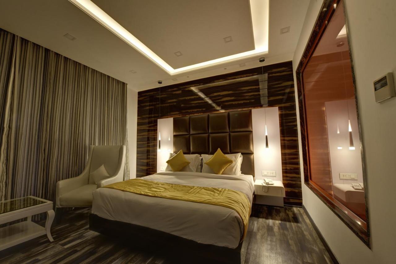 Hotel Golden Tree Noida Exterior foto