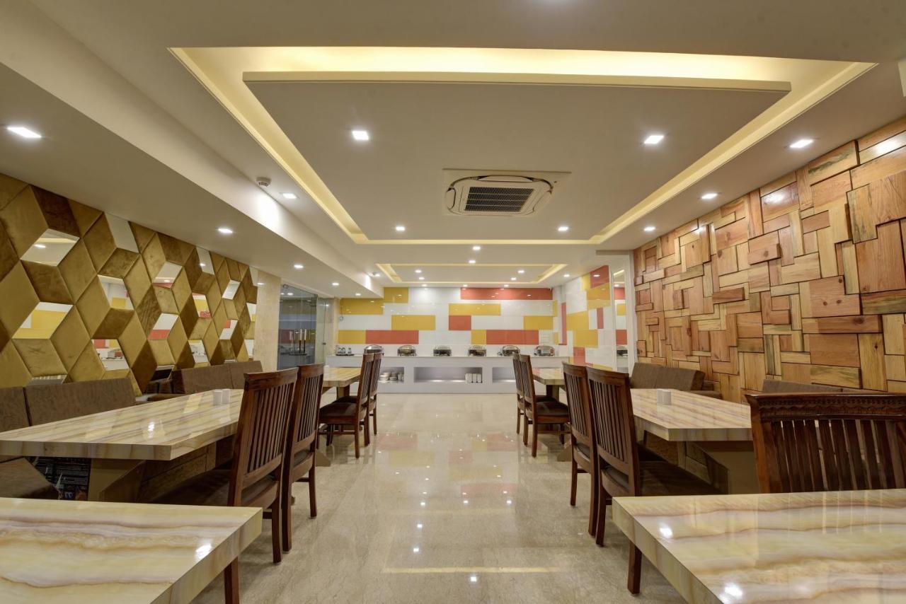 Hotel Golden Tree Noida Exterior foto